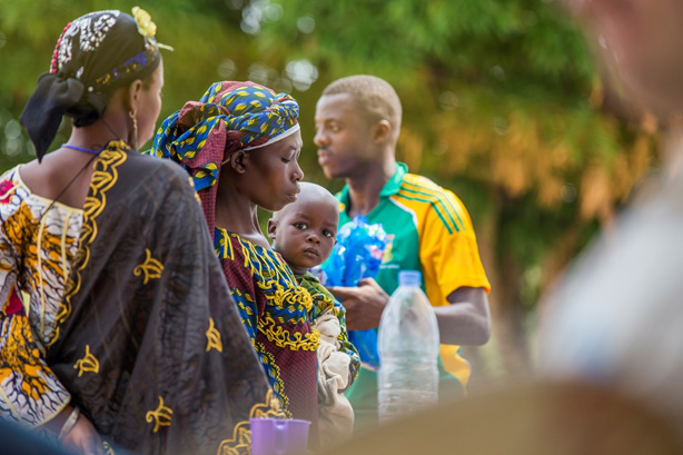 Rapport sur le paludisme de l’OMS : risque accru pour les plus pauvres et les plus vulnérables de mourir du paludisme